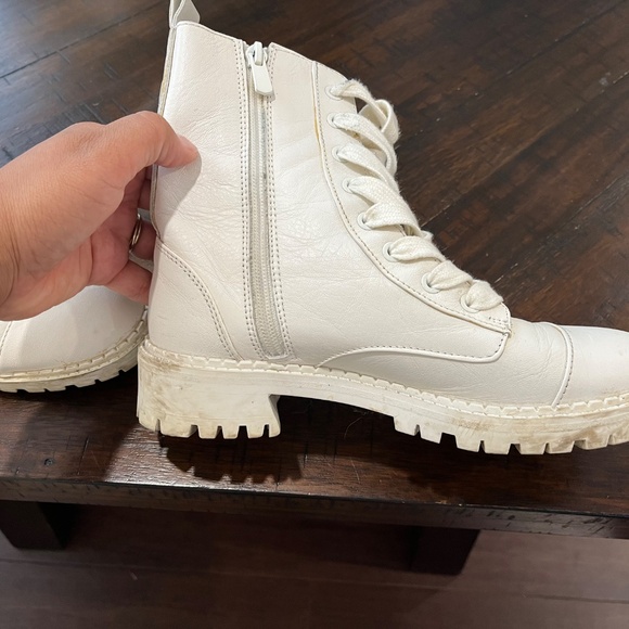 Bershka lace front boots in white - Picture 7 of 9